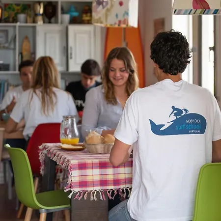 Moby Dick Cascais Хостел Малвейра-да-Серра