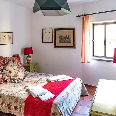 Moby Dick Cascais Малвейра-да-Серра