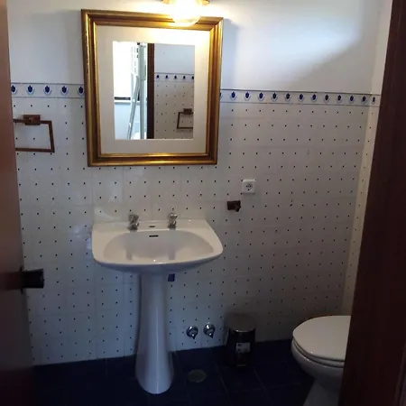 Moby Dick Cascais بيت شباب مالفيرا دا سيرا